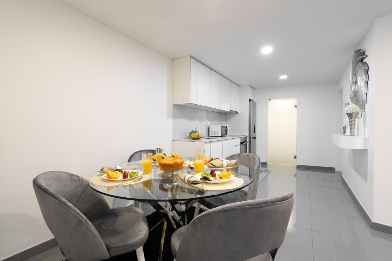 Host Wise - Spacious Noble Apartaments Ace Location Porto Bagian luar foto