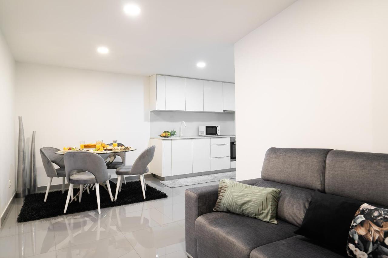 Host Wise - Spacious Noble Apartaments Ace Location Porto Bagian luar foto